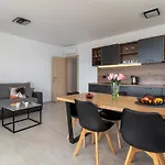 Ria With Heated Pool By Interhome Сasa de vacaciones