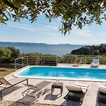Ria With Heated Pool By Interhome Сasa de vacaciones *
