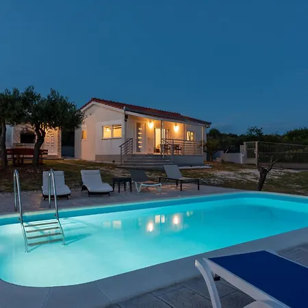 Dom wakacyjny Ria - Tgr146 By Interhome Trogir