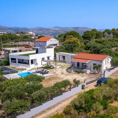 Ria With Heated Pool By Interhome Hébergement de vacances *