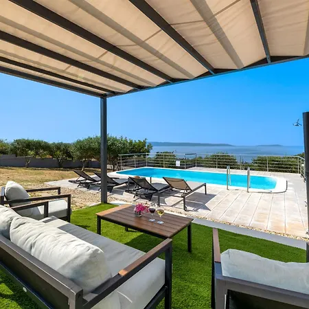 Hébergement de vacances Ria With Heated Pool By Interhome *