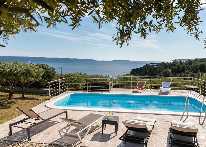 Ria With Heated Pool By Interhome Hébergement de vacances *