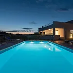 Будинок відпочинку Ria With Heated Pool By Interhome Трогір