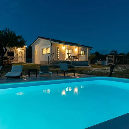 Ferienhaus Ria With Heated Pool By Interhome *