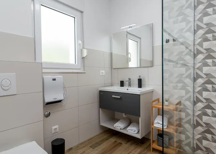 Ria With Heated Pool By Interhome Τρογκίρ