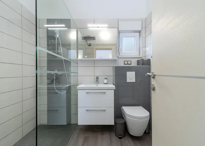 Ria With Heated Pool By Interhome Τρογκίρ