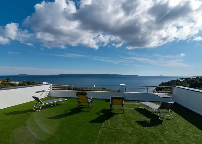 Ria With Heated Pool By Interhome