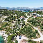 Ria With Heated Pool By Interhome * Τρογκίρ