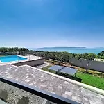 Ria With Heated Pool By Interhome * Τρογκίρ