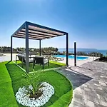 Σπίτι διακοπών Ria With Heated Pool By Interhome *